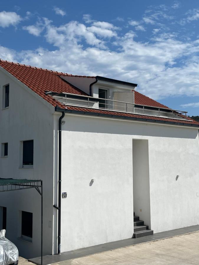 Apartmani Kamil Marina Kültér fotó